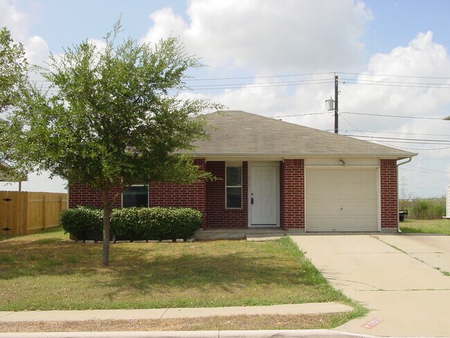 Primary Photo - Del Valle Home