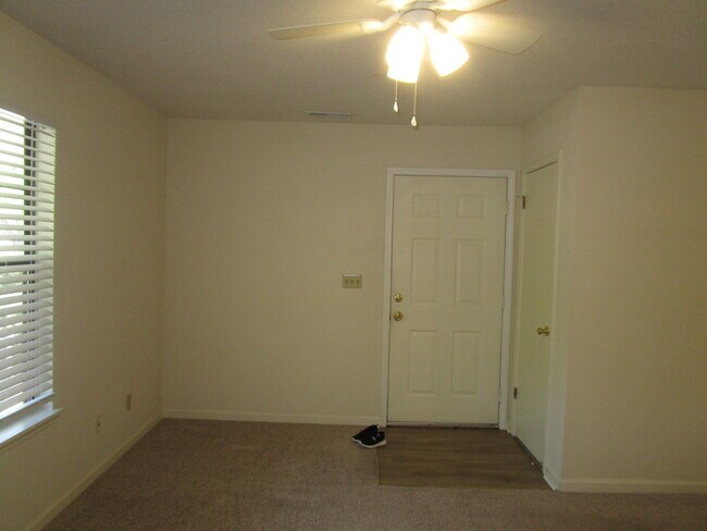 Building Photo - 690 Archdale Dr