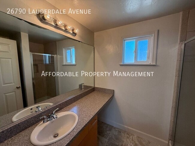 Building Photo - 26790 Lauderdale Ave