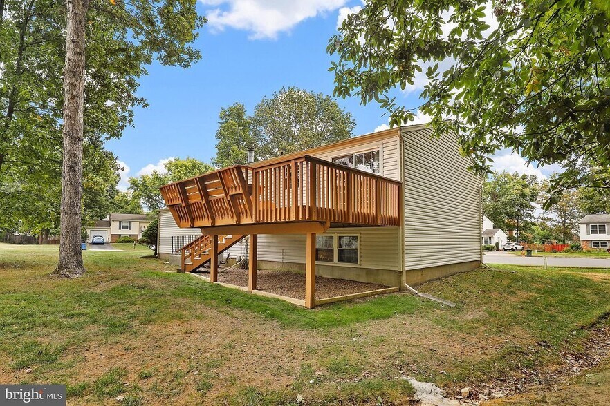 Building Photo - 8013 Warner Rd