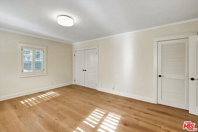 Building Photo - 135 N Gower St