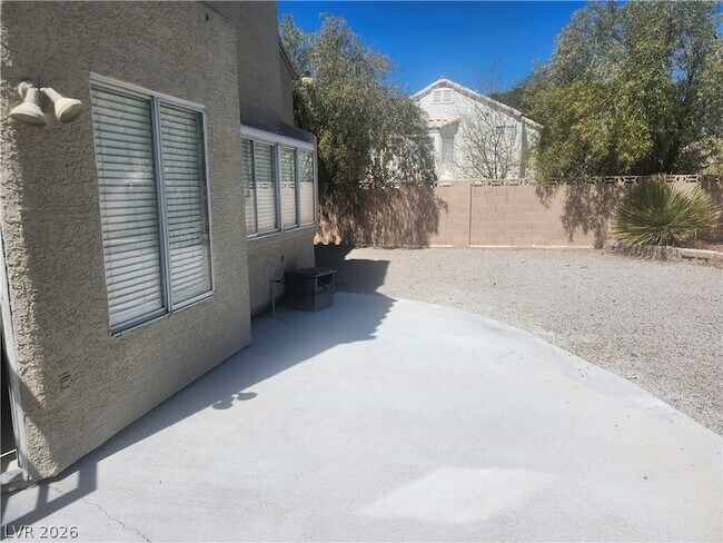 Building Photo - 8428 Oyster Dr