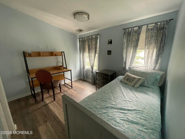 Building Photo - 265 E Virginia Ave