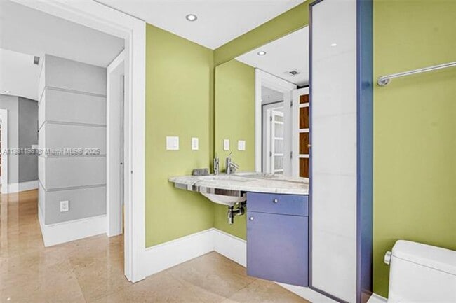 Building Photo - 16699 Collins Ave