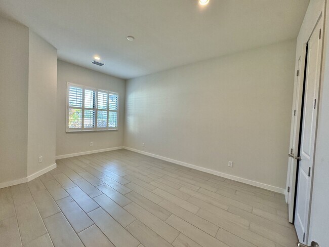 Building Photo - 14716 Kingfisher Lp