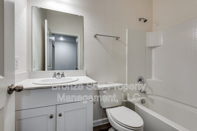 Building Photo - 2525 Comal Creek Dr