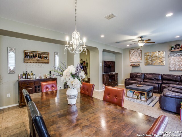 Building Photo - Geat Home..Great Location