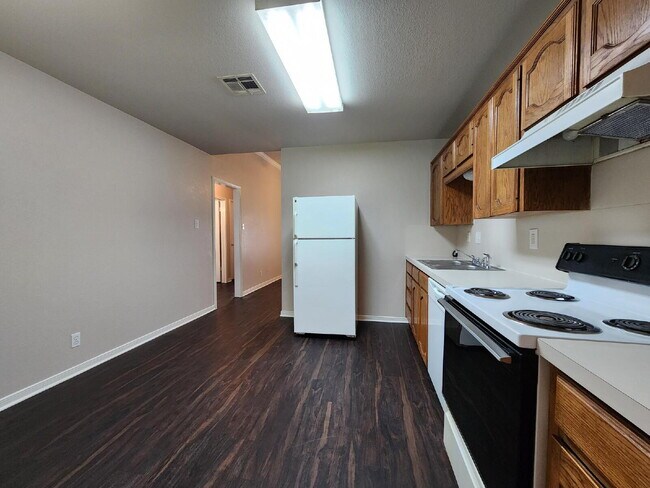 Building Photo - 1807 Windward Dr