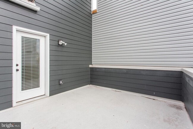 Building Photo - 2052 Gerritt St