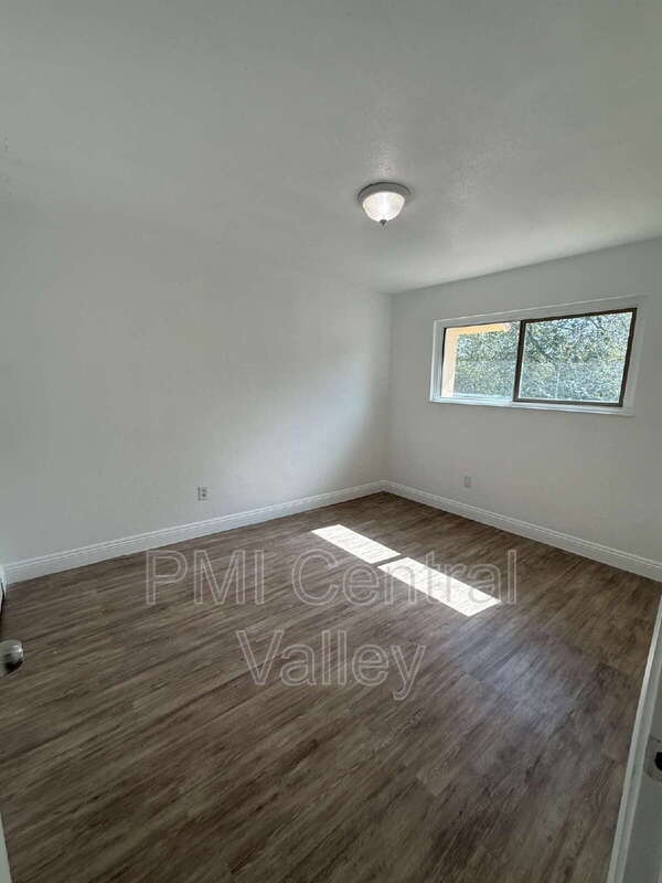Building Photo - 1220 Fairview Dr