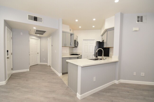 Primary Photo - STUNNING AND MODERN 2 BED 2 BATH CONDO AT ...