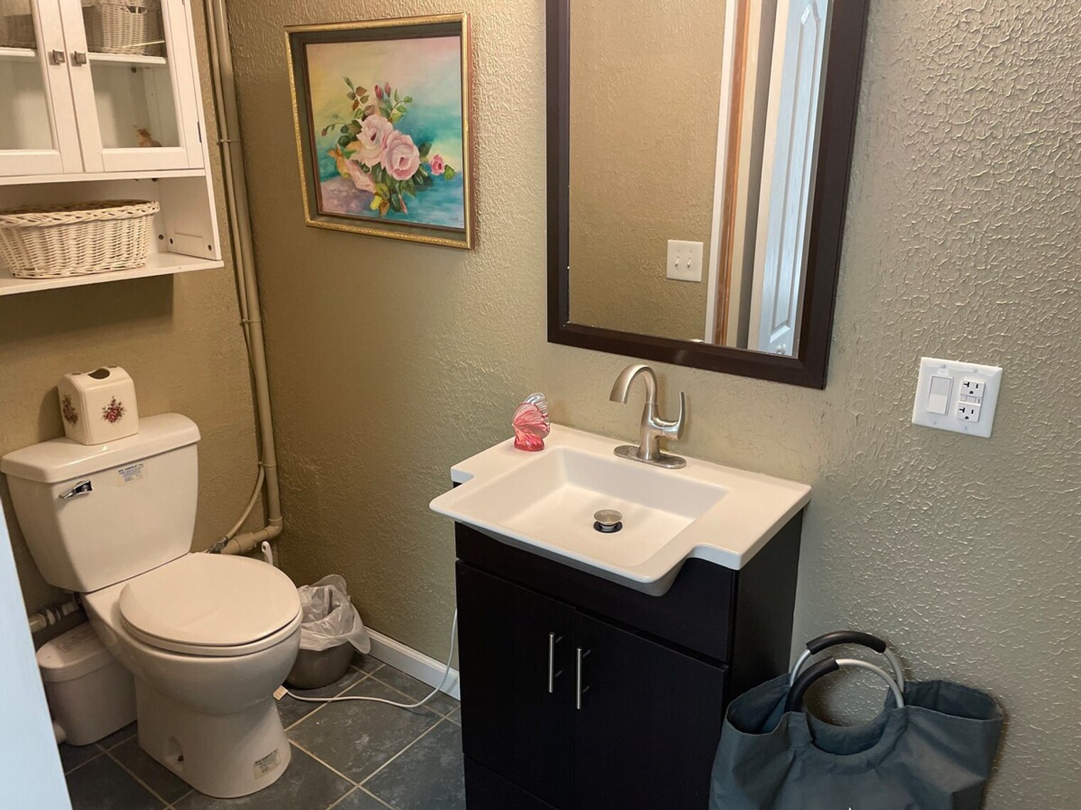 Building Photo - 176 Schools Dr