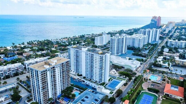 Building Photo - 3015 N Ocean Blvd