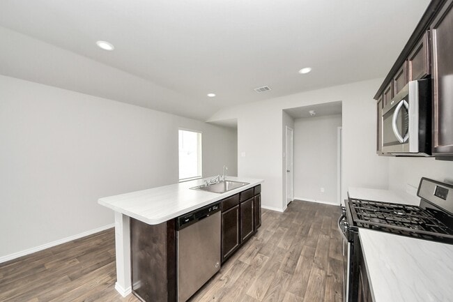 Building Photo - 16916 Rich Pines Dr