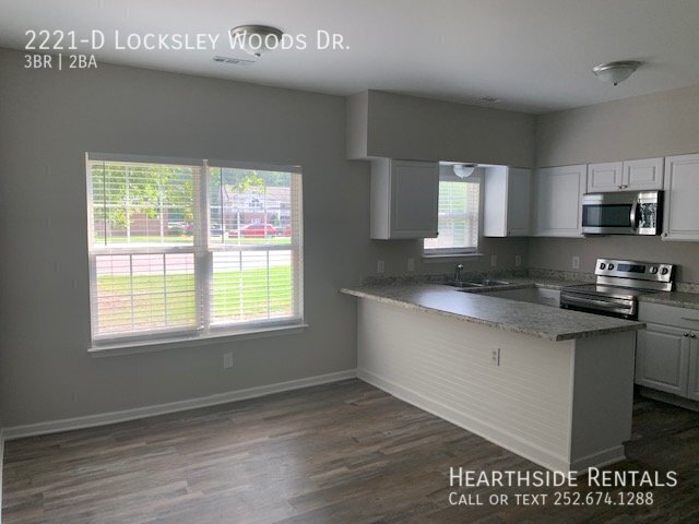 Building Photo - 2221 Locksley Woods Dr