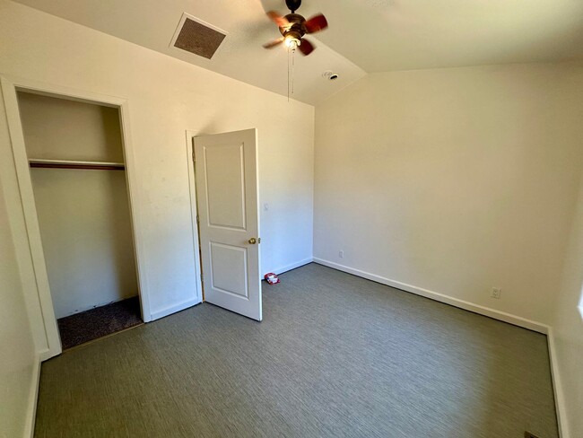 Building Photo - 4 Bedroom 2.5 Bathroom Home on 2 Acres Clo...