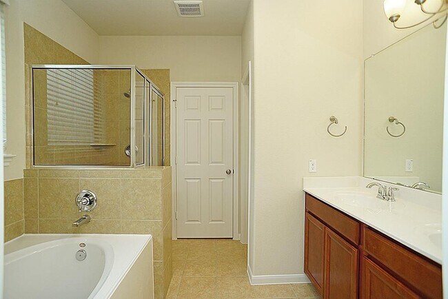 Building Photo - 18011 Alora Springs Trace