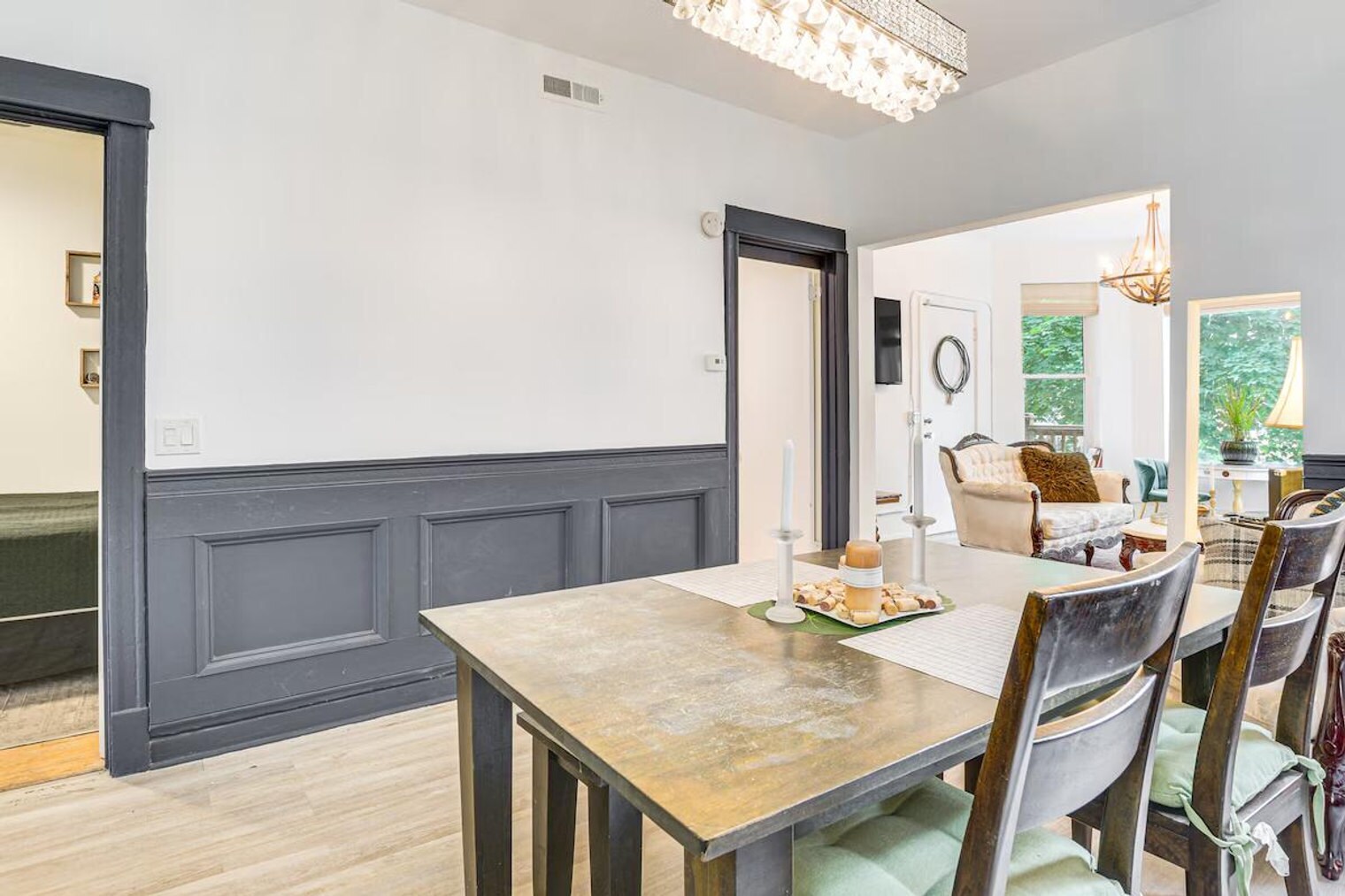 Building Photo - 3254 W Wabansia Ave