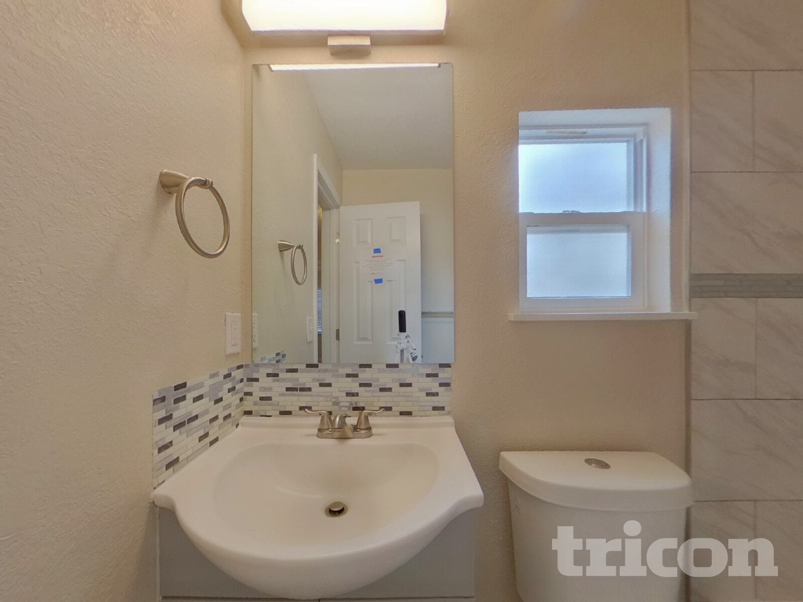 Building Photo - 1364 Ironton St