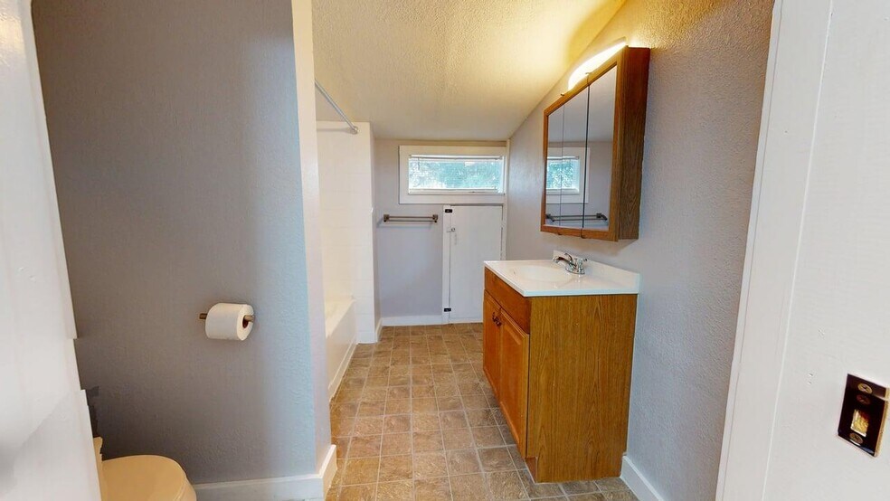 Building Photo - 112 S Chandler Ave