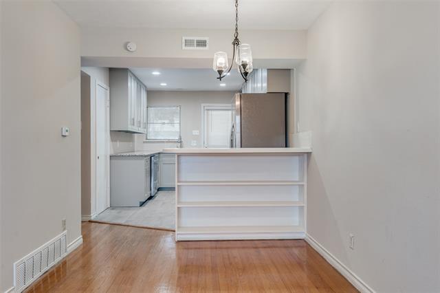 Building Photo - 6439 Ravendale Ln