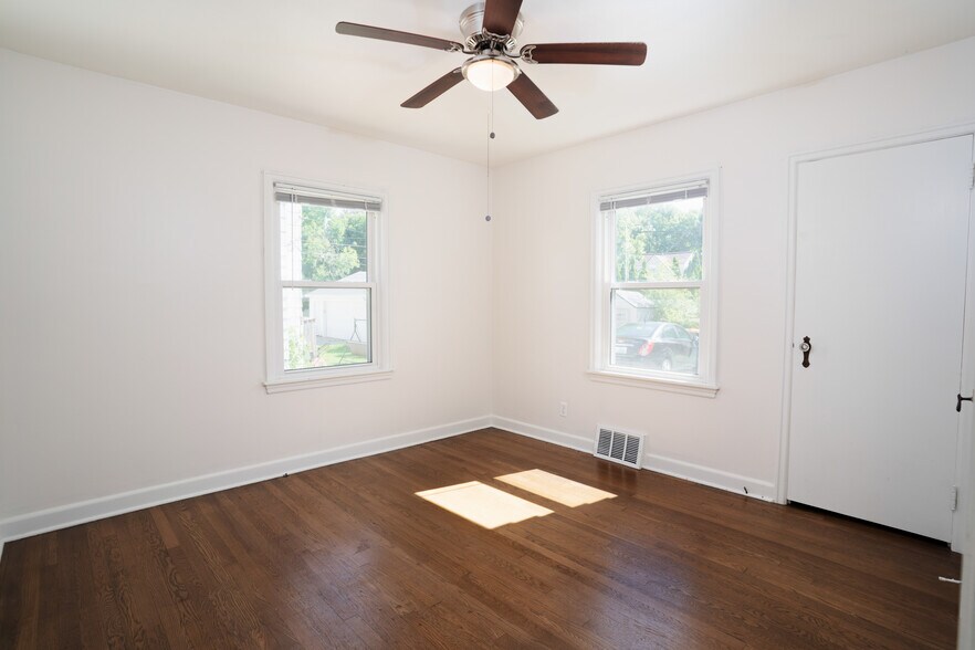 Building Photo - 2156 S 80th St