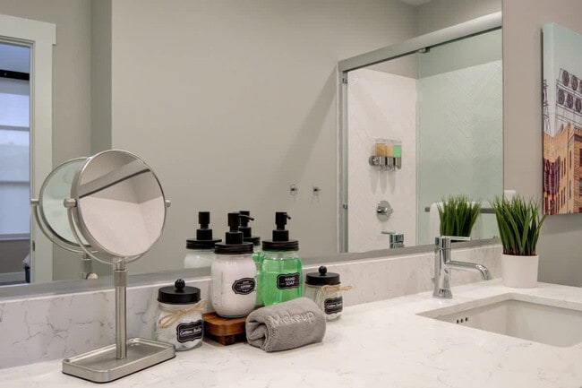 Building Photo - 110 W Beall St