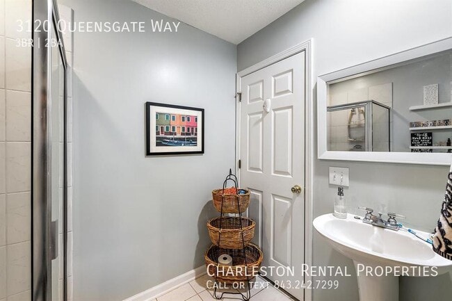 Building Photo - 3120 Queensgate Way