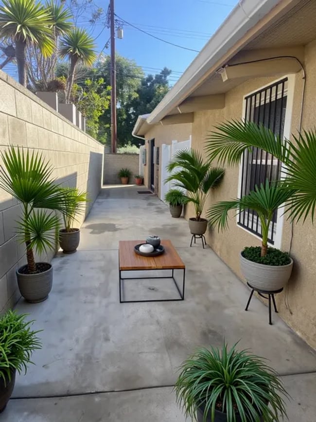 Building Photo - Beautiful, Single ADU located in Reseda! Ready for Move-In!