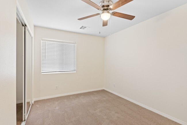 Building Photo - 7268 Vinca Rd