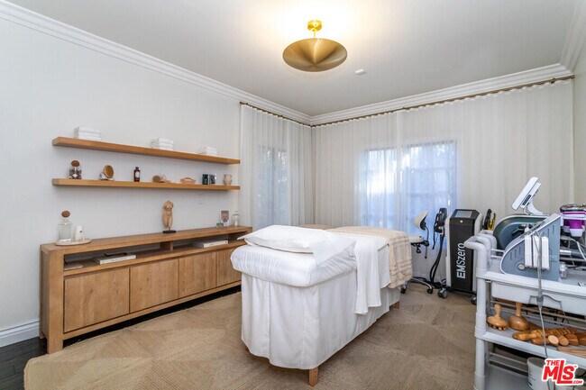 Building Photo - 17230 Silver Ln