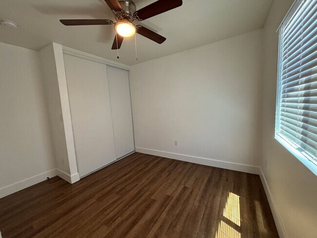 Building Photo - 1676 E La Cadena Dr