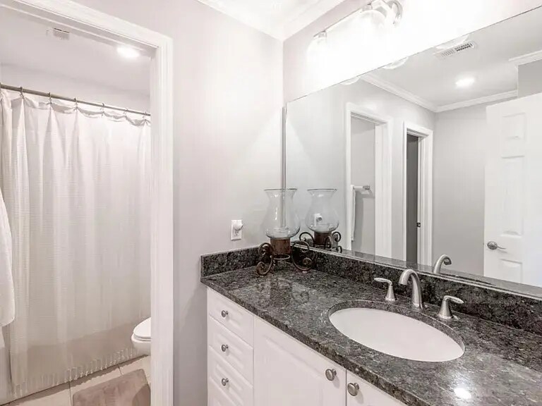 Building Photo - 30 Paddle Boat Ln