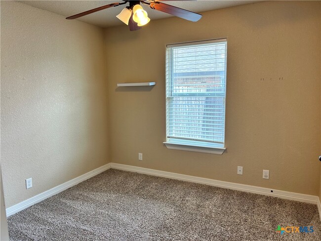 Building Photo - 1621 Rusty Spur Dr