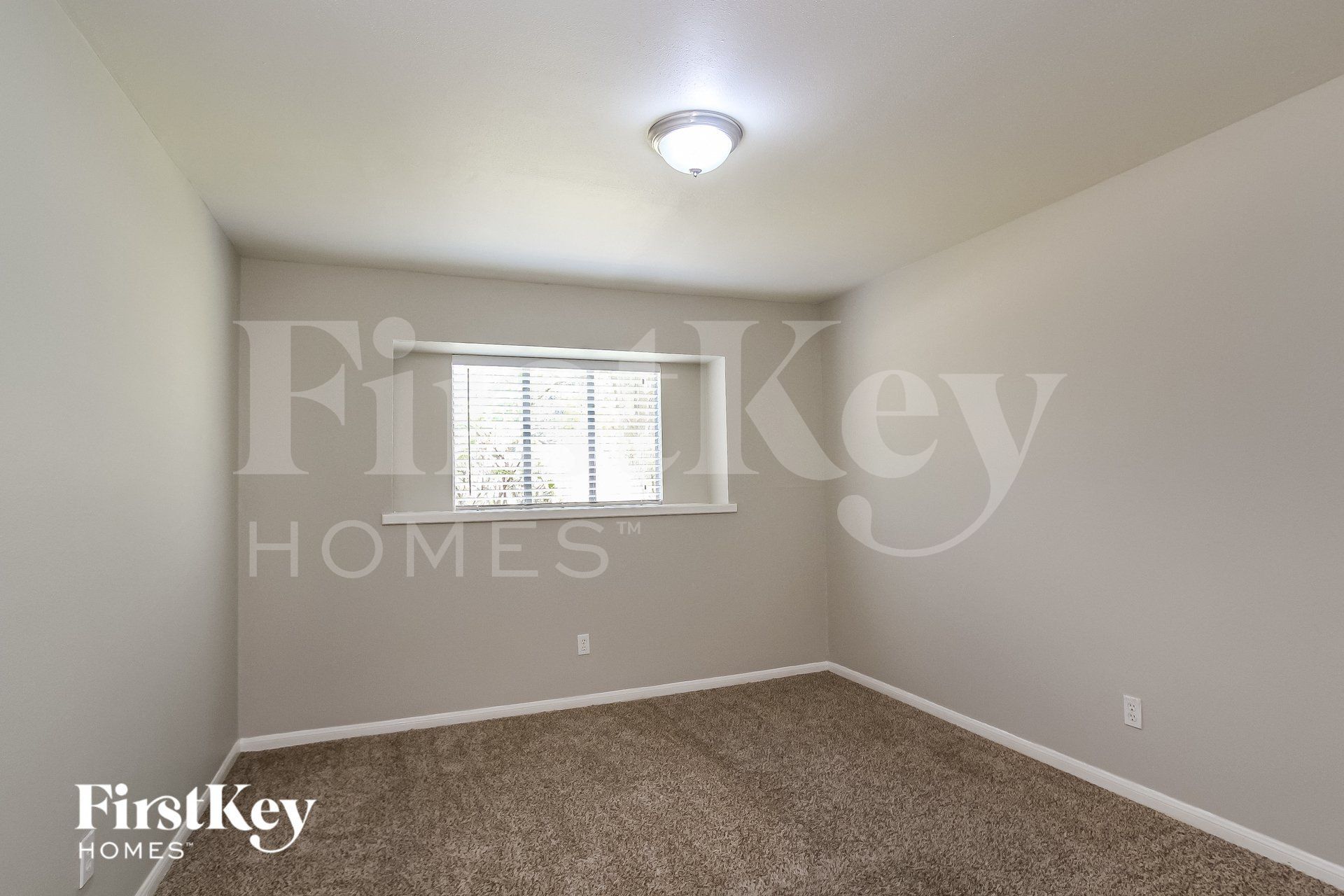 Building Photo - 3811 Fernglade Dr