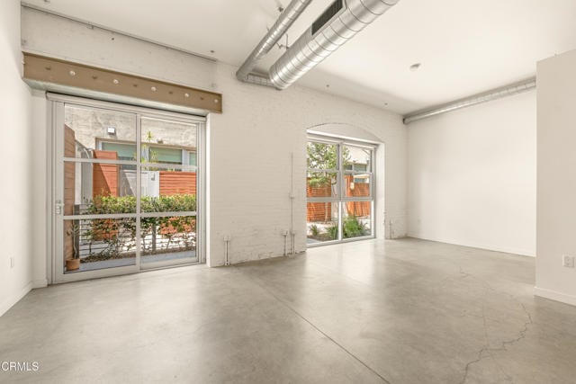 Building Photo - 527 Molino St