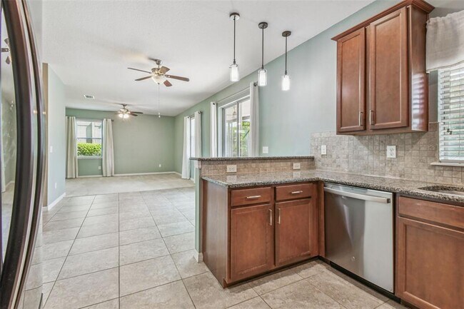 Building Photo - 12320 Fairlawn Dr