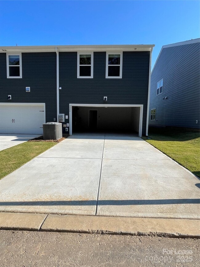 Building Photo - 135 Utility Ln