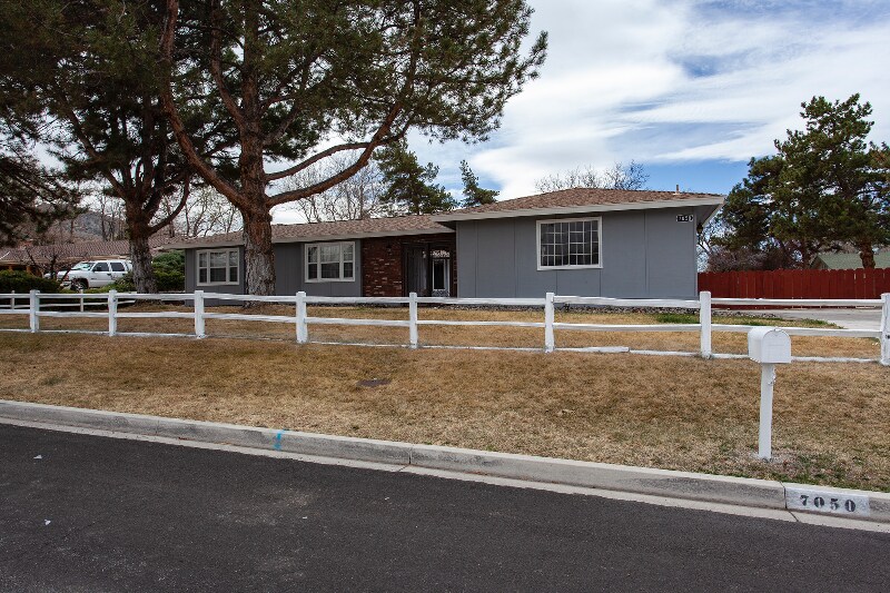 Building Photo - 7050 Pembroke Dr