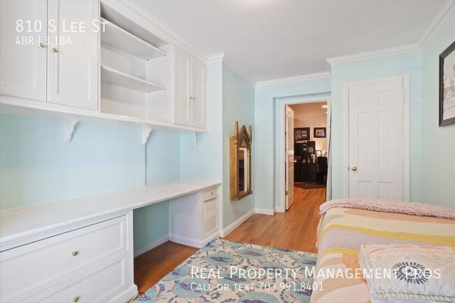 Building Photo - 810 S Lee St
