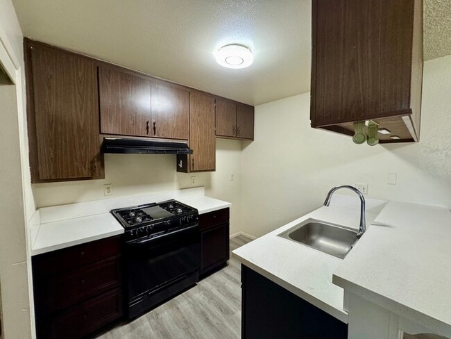 Building Photo - Citrus Heights 2BD/1BA with Community Pool