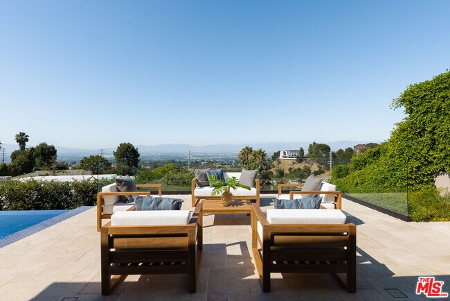 Building Photo - 3116 Elvido Dr