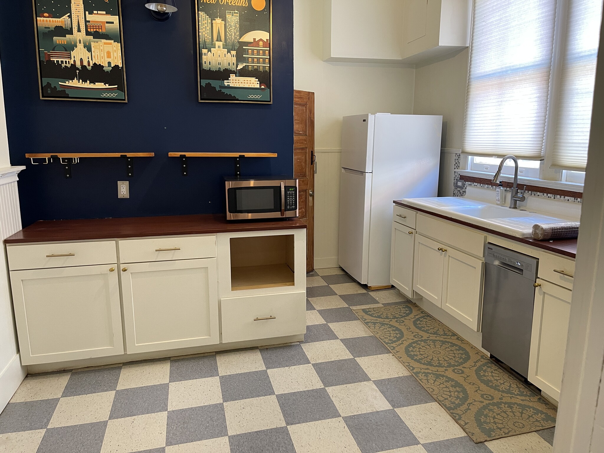 Building Photo - 527 Bermuda St