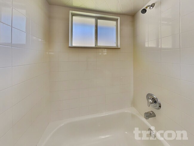 Building Photo - 2968 Majestic Oaks Ln