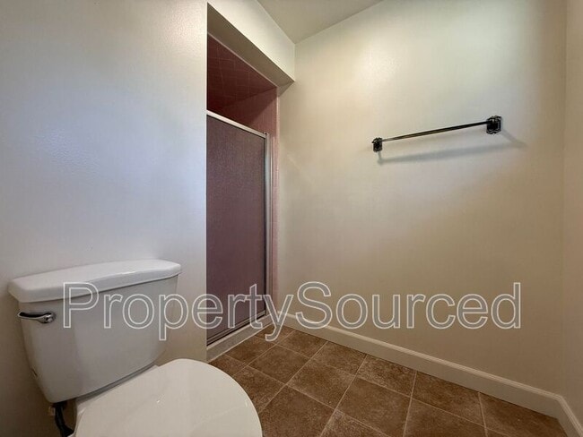 Building Photo - 320 E Granada Way