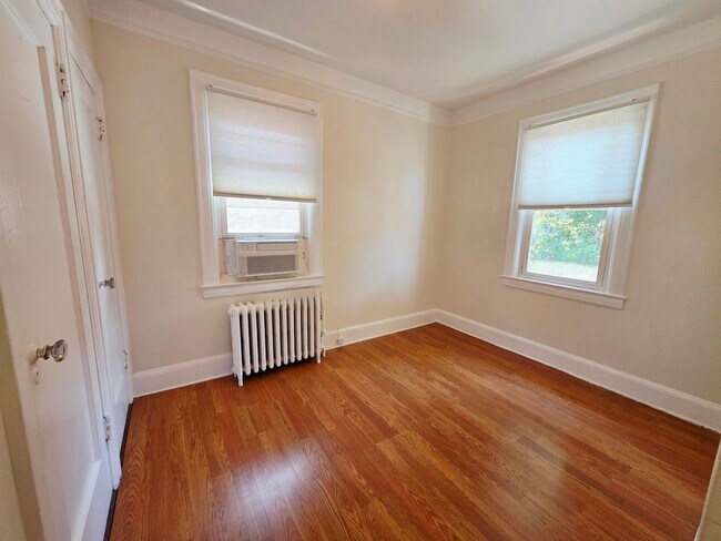 Building Photo - Charming Brick Home In Cliffside Park - No...