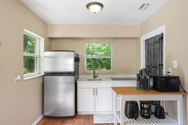 Building Photo - 3410 N 11th St