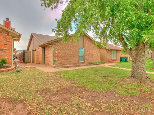 Building Photo - 712 NW 137th St