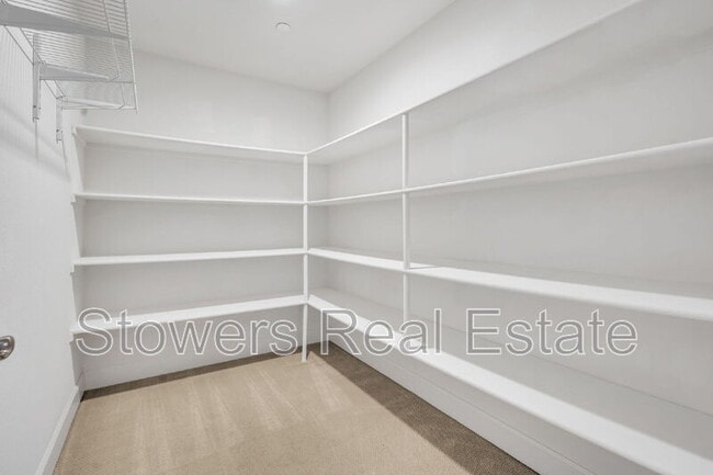 Building Photo - 718 El Paseo Cir