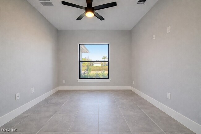 Building Photo - 3545 NW 41st Ave